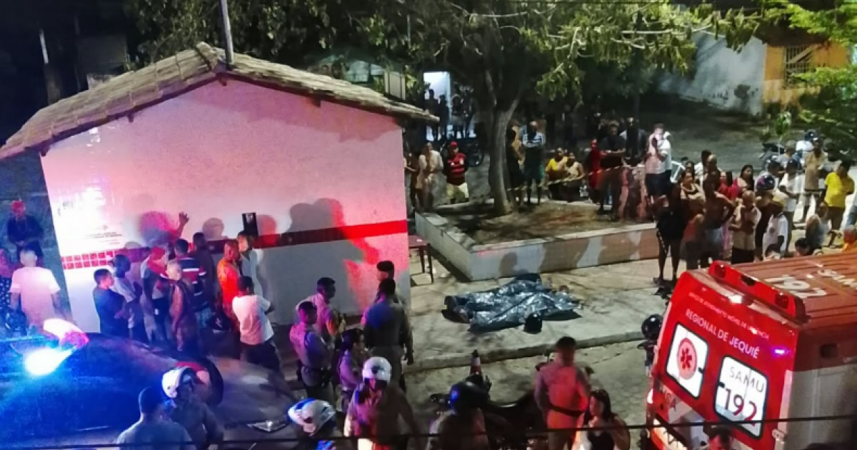 Ataque a tiros deixa dois mortos e um ferido em praça pública de Jequié