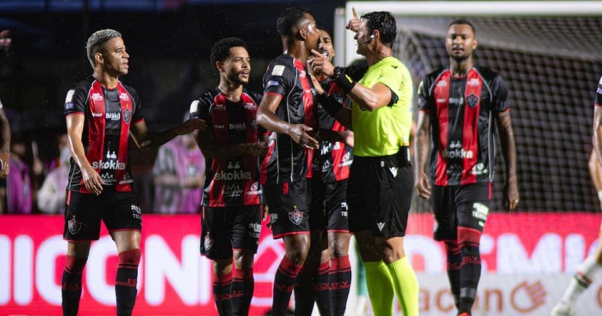 Vitória chega a 15 jogos sem vencer fora de casa na Série A