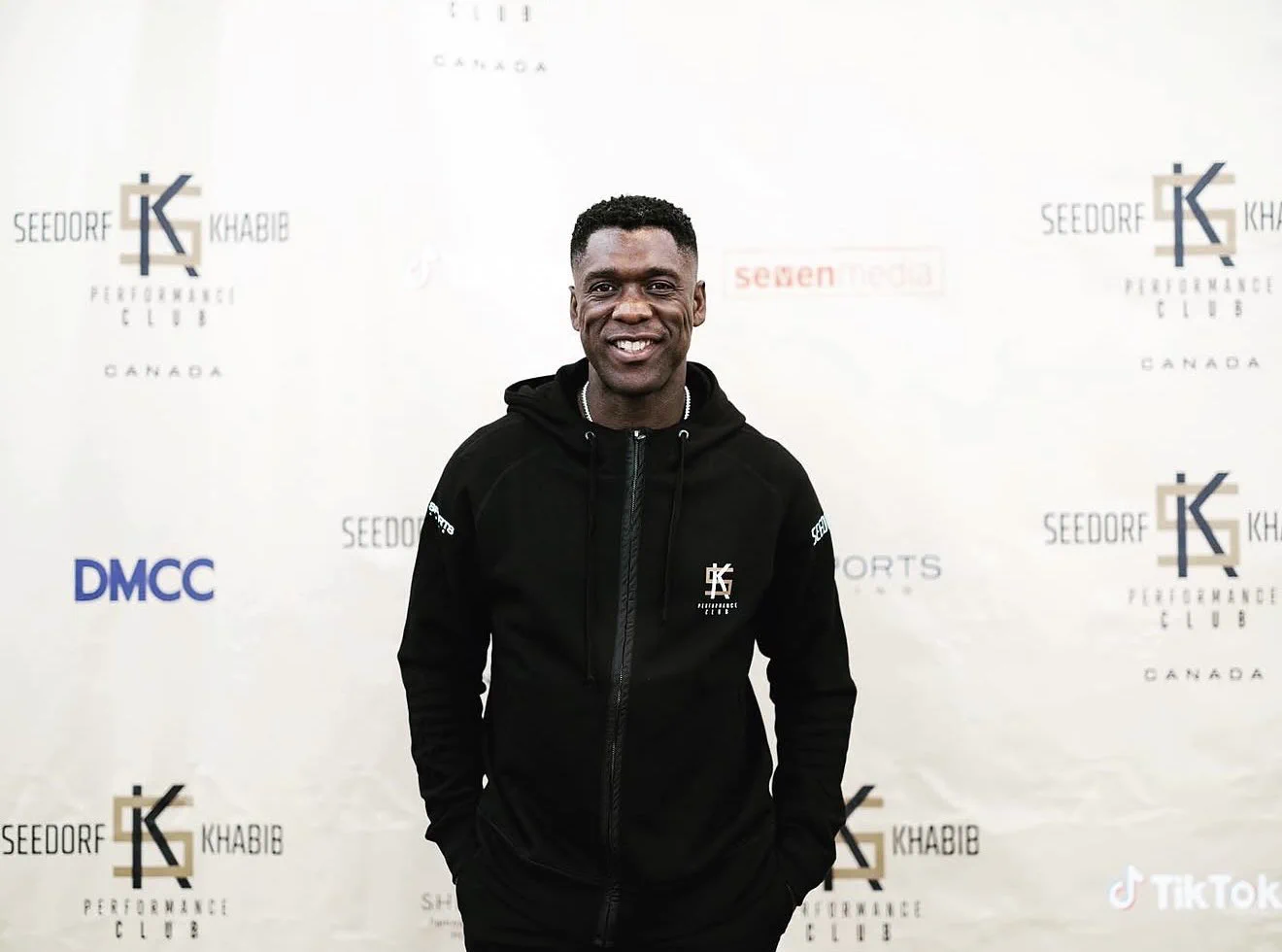 Seedorf assume o Corinthians e pode estrear contra o Vitória