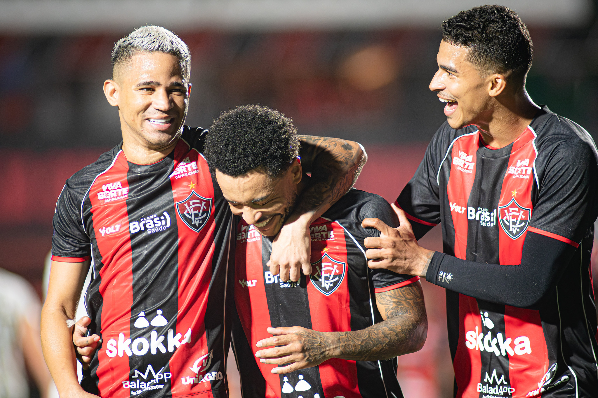 Matheuzinho diz que maior posse de bola favorece seu jogo no Vitória