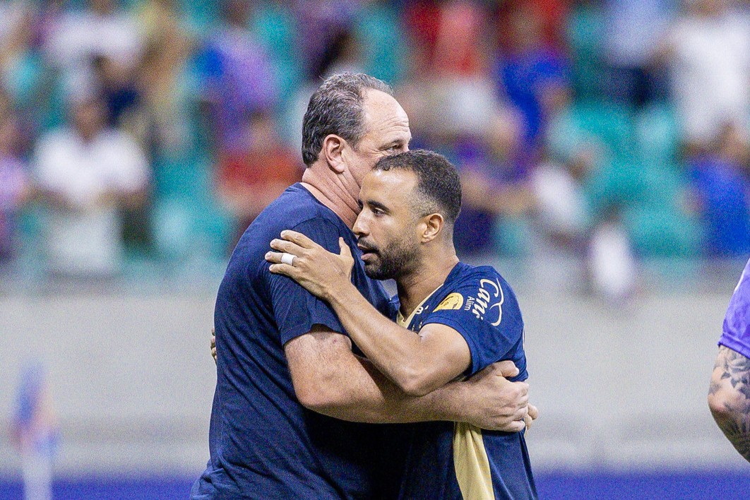 Caio Alexandre volta à titularidade do Bahia e elogia Rogério Ceni